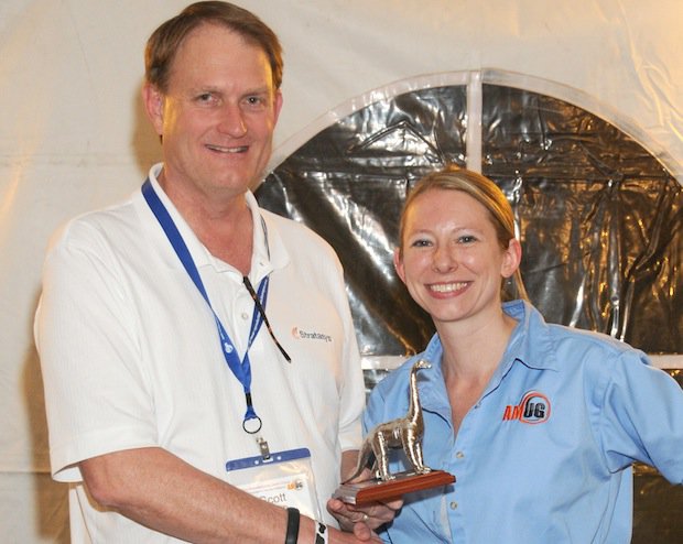 Scott Crump receives AMUG DINO award