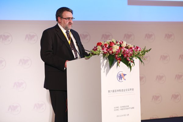 Graham Tromans in China Graham Tromans in China