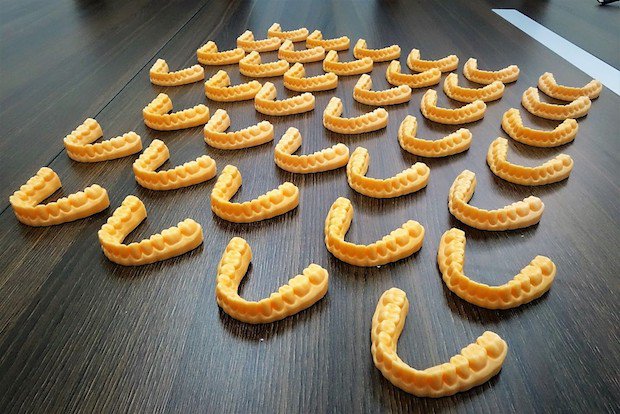 3D printed arches in OrthoPro Peach from Structo.jpg 3D printed arches in OrthoPro Peach from Structo.jpg