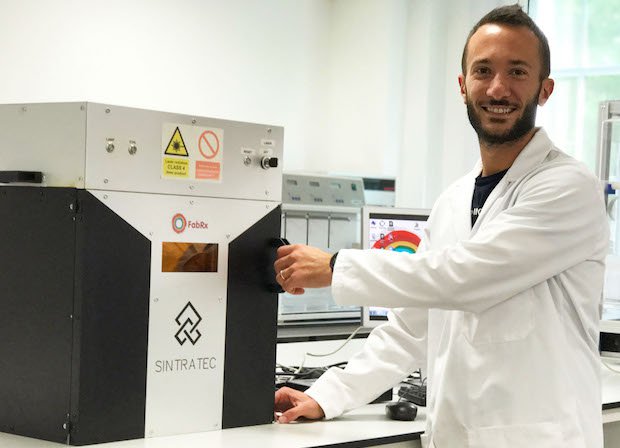 FabRx Fabrizio_Fina_in_front_of_the_Sintratec_Kit FabRx Fabrizio_Fina_in_front_of_the_Sintratec_Kit