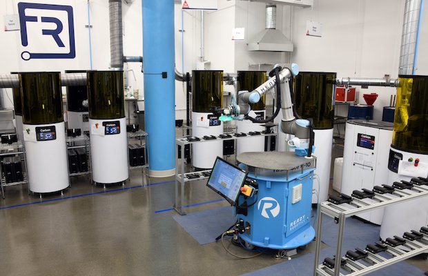 Fast Radius - Carbon lab.jpg Fast Radius - Carbon lab.jpg