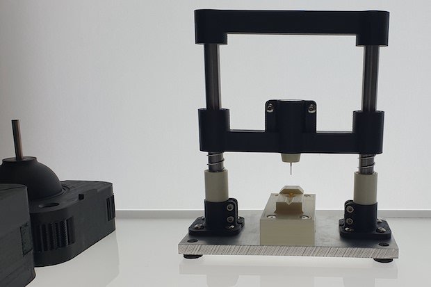Essentium: Filament conductivity test fixture. Essentium: Filament conductivity test fixture.