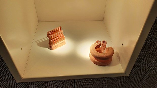 Sample parts produced with EBM in pure copper material.