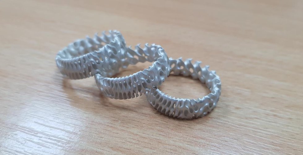 Silver 925 IVC samples (Courtesy of Gabbi Gucci, Weston Beamor) Silver 925 IVC samples (Courtesy of Gabbi Gucci, Weston Beamor)