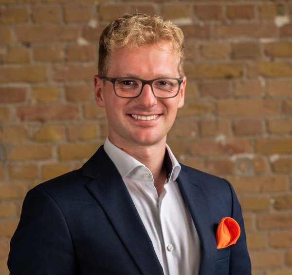 Linus-Tillmann photo.jpg Linus-Tillmann photo.jpg