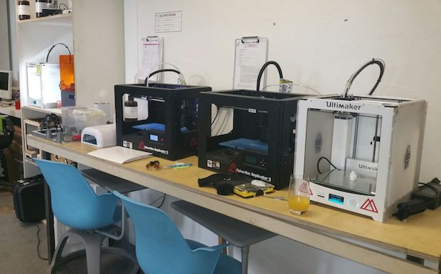 Makerversity3 - 3D Printers.jpg Makerversity3 - 3D Printers.jpg