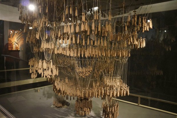 Gaudi's upside-down hanging models were created to visualise organic curvature Gaudi's upside-down hanging models were created to visualise organic curvature