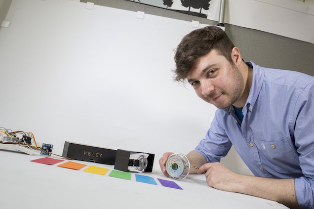 Andrew Cohen Koley Wearable      Andrew Cohen with his Koley Wearable device