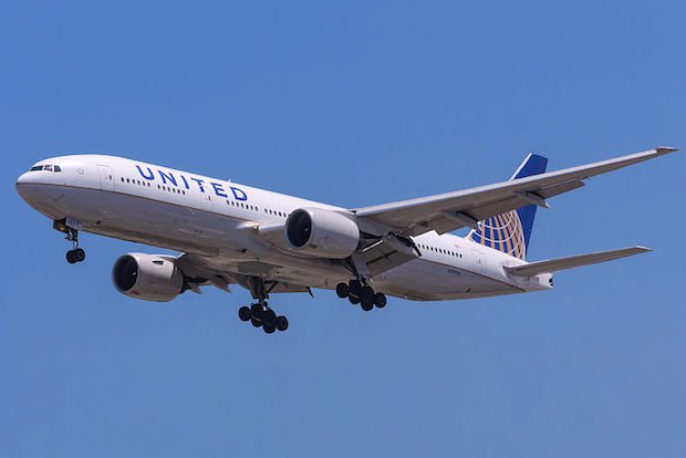 Boeing 777 dreamliner      _ - Wikimedia Commons/ United Airlines/ Altair78