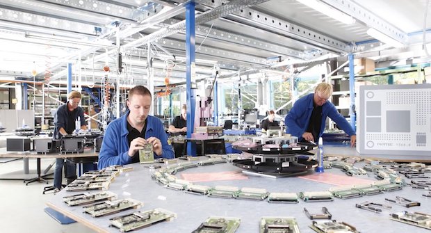 PHYTEC Nano Dimension      The PHYTEC facility working to develop PCBs. - Nano Dimension/ YouTube