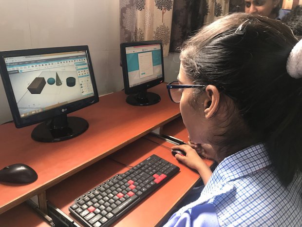 SelfCAD software      SelfCAD's software in use.