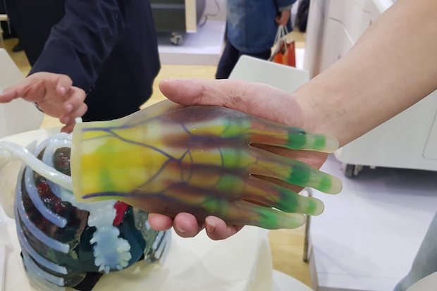 Sailner hand      Multi-colour hand model printed on the WJP Medication machine.