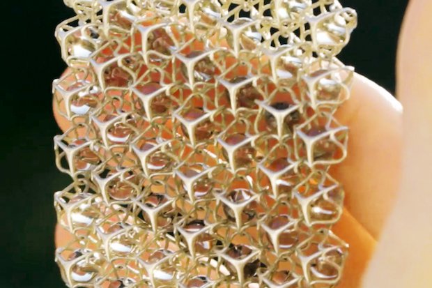 Boltenstern cooksongold      Beads and gem stones are set inside the cage mid-way through the build of the 3D printed cages. - Angelo Kreuzberger