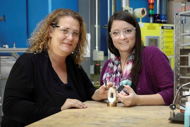 ExOne ORNL      Bianca Haberl (left) and Amy Elliott (right), both of ORNL. - Genevieve Martin/Oak Ridge National Laboratory, U.S. Dept. of Energy