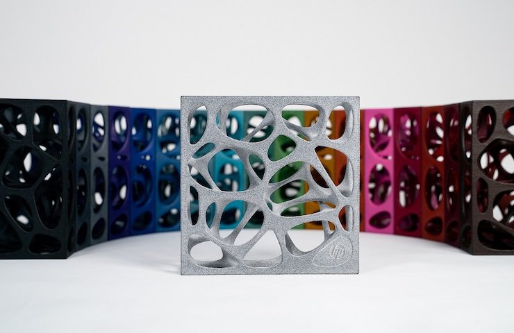 The Munich post-processing experts have developed 17 vibrant colours especially for grey HP Multi Jet Fusion parts.