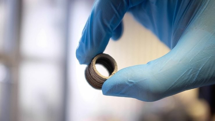 Hollow cylinder 3D printed using the lunar regolith simulant EAC-1A. (Image Credit: ESA-B.Grundström)