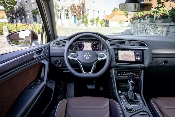 Volkswagen Stratasys      With its Stratasys J850 3D Printers, the Volkswagen Pre-Series-Center is able to print ultra-realistic prototypes for interior vehicle applications. - Volkswagen AG