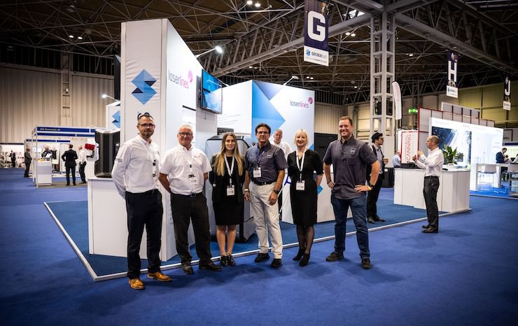 Laser Lines and DyeMansion teams at TCT 3Sixty.