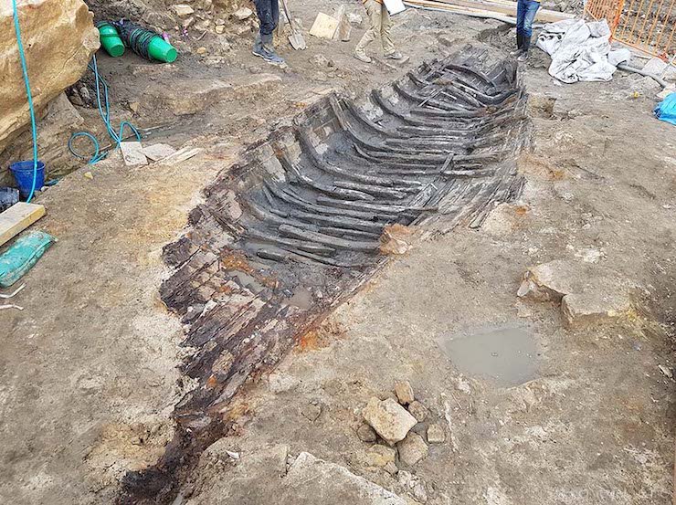 The Barangaroo Boat was discovered in the vicinity of a shipyard on what is today reclaimed land. It is thought to have been pulled up on shore at the end of its life, where it remained un...