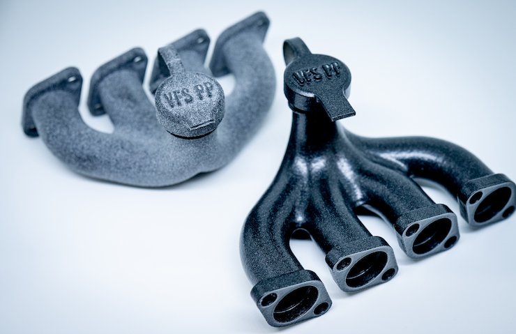 PP part before and after post-processing with the Powerfuse S PP. - DyeMansion