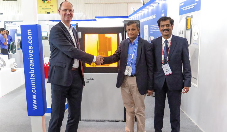Lithoz Head of Sales, Martin Mann (left), Wendt India CEO, C. Srikanth (middle), and Wendt India Unit Head, S. Sundariya (right) at IMTEX. - Lithoz GmbH
