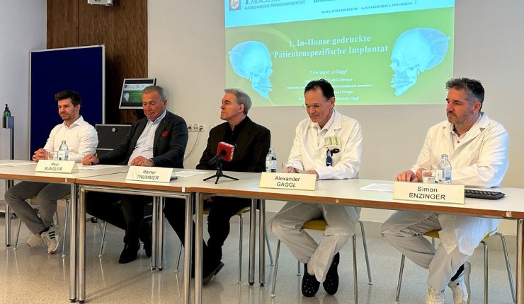 Press conference at the University Hospital Salzburg with Patient Rainer Trummer, Univ. Prof. DDr. Alexander Gaggl, DDr. Simon Enzinger, Priv.-Doz. Dr. Paul Sungler - 3D Systems