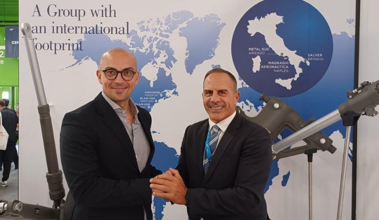 Alessio Lorusso, Roboze CEO (left) and Paolo Graziano, Magnaghi CEO (right) after signing the agreement at Paris Air Show - Roboze/Magnaghi Aeronautica