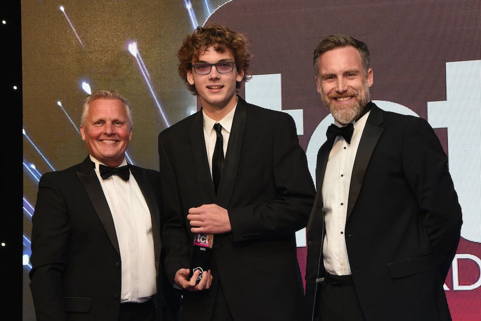 TCT SMF Rising Star Award winner Zac Smith (centre)      Rob Lacey Photographer
       Editorial, PR & Corporate Photography
Headshots, Conferences & Corporate Events 

       Based in Che...