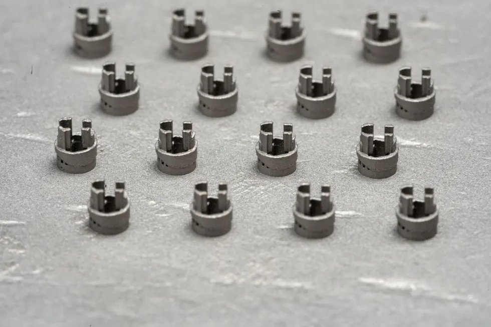 MicroNeuro multifunctional distal head caps 3D printed with BLT technology - BLT