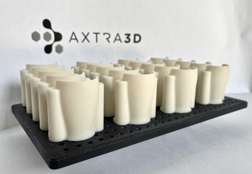 Parts printed in Figure 4 MED-WHT 10 on the Lumia X1 - Axtra3D