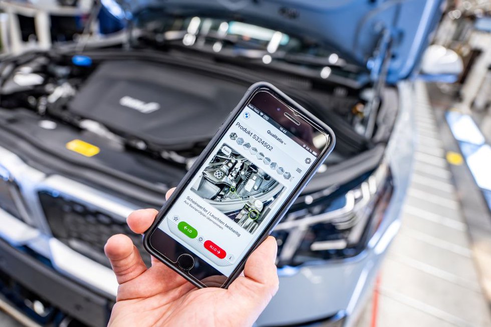 BMW Group Plant Regensburg utilise artificial intelligence (AI) to improve quality control efficiency levels in vehicle assembly. - BMW Group Plant Regensburg