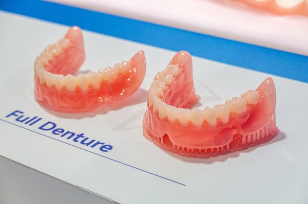 1                Multi-material denture in exhibition - HeyGears