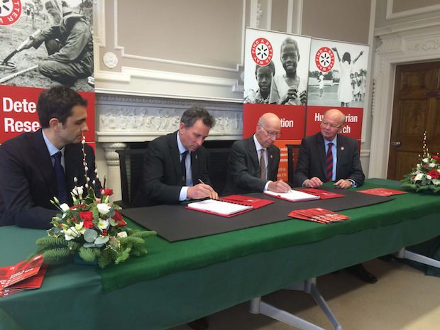 Find A Better Way bone project      Sir Bobby Charlton et al signing the agreement to launch the £2.8m regenerative medicine project at the University of Glasgow - Find A Better Way