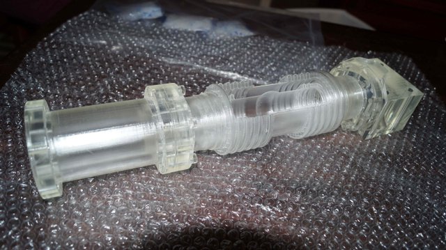3D printed transparent cutaway model of gas compensator
