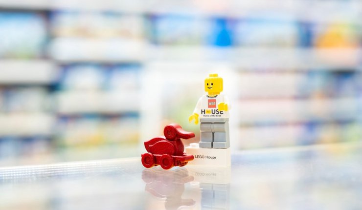 side Derfor Kirkestol LEGO's first 3D printed element sold to visitors at LEGO House store - TCT  Magazine