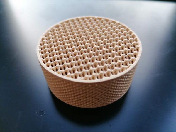 A-ceramic-model-3D-printed-by-AM-COE-with-ceramic-photopolymer.jpg