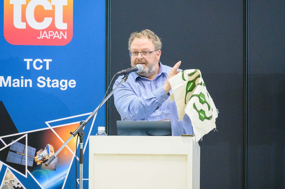 Phil Reeves show sustainable 3D printing case study at TCT Japan